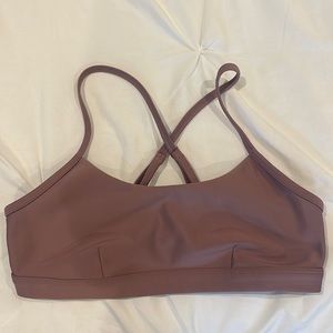 NWOT ALO YOGA AIRLIFT BRA